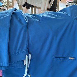 Figs XL top L bottoms